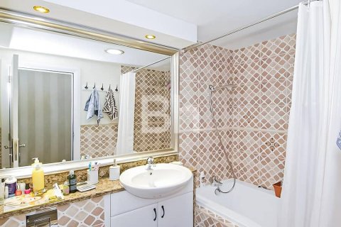 Lägenhet till försäljning i Dubai Marina, Dubai, UAE 4 sovrum, 240 kvm Nr. 643637 - fotografi 8
