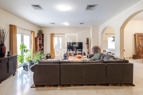 Villa zur Miete in The Villa, Dubai, VAE 5 Schlafzimmer, 408.77 m2 Nr. 746433 - Foto 4