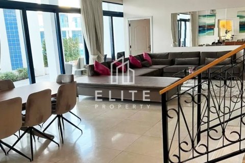 Vilë në Palm Jumeirah, Dubai, Emiratet e Bashkuara Arabe 4 dhoma gjumi, 357 m2. № 736463 - Foto 2