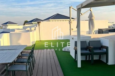 Vilë në Palm Jumeirah, Dubai, Emiratet e Bashkuara Arabe 4 dhoma gjumi, 357 m2. № 736463 - Foto 3