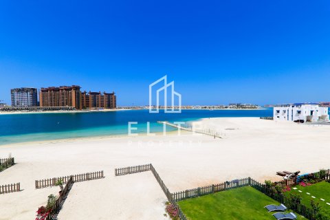 Vilë në Palm Jumeirah, Dubai, Emiratet e Bashkuara Arabe 5 dhoma gjumi, 325 m2. № 736464 - Foto 1