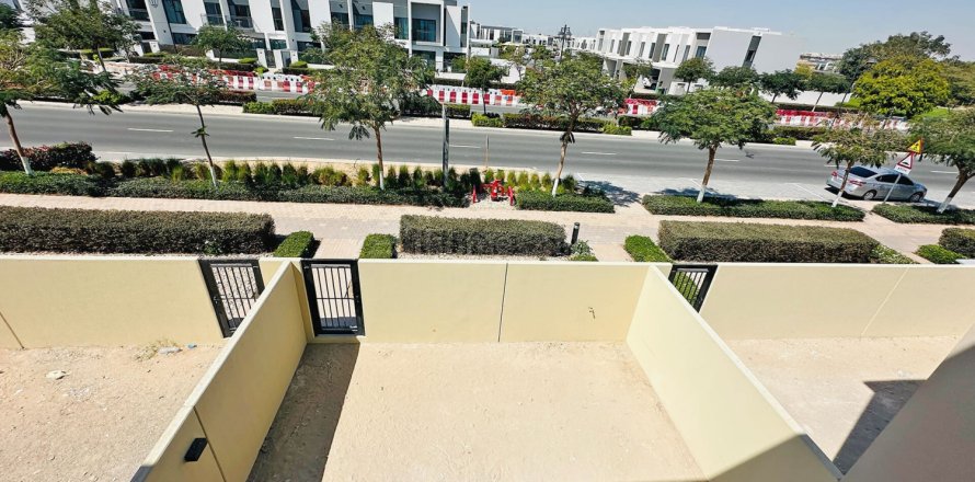 Radový dom v Dubai Land, Dubai, SAE 2 spálne, 162 m2 č. 699333