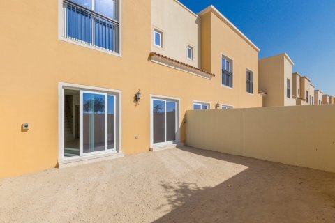 تاون هاوس للإيجار في Dubai Land، دبي، الإمارات العربية المتحدة 2 غرفة نوم ، 161 متر مربع ، رقم 699334 - صورة 1