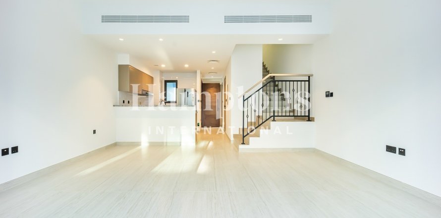 خانه شهری در Damac Lagoons، Dubai ، امارات متحده عربی 4 خوابه ، 144 متر مربع.  شماره 707720