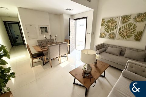 טאונהאוס להשכרה ב DAMAC Hills (Akoya by DAMAC), Dubai, איחוד האמירויות 3 חדרי שינה, 175 מ"ר, מספר 668197 - תמונה 2