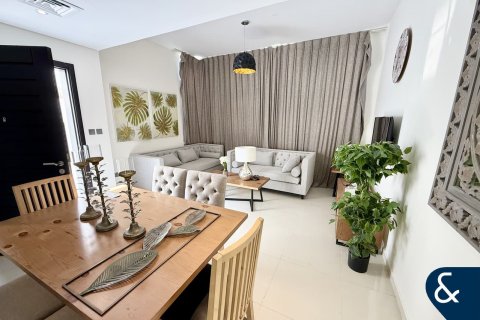 טאונהאוס להשכרה ב DAMAC Hills (Akoya by DAMAC), Dubai, איחוד האמירויות 3 חדרי שינה, 175 מ"ר, מספר 668197 - תמונה 1