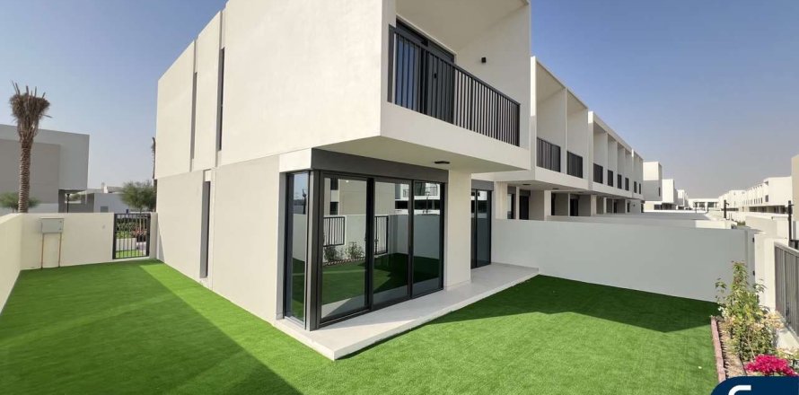 Řadový dům v Town Square, Dubai, SAE 4 ložnice, 271 m² Č.: 668202