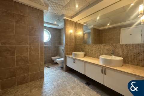 Jumeirah Park, Dubai, UAE의 임대용 빌라 침실 5개, 436제곱미터 번호 668200 - 사진 13