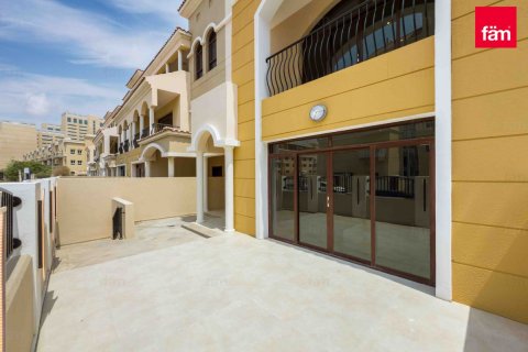 Dubai, संयुक्त अरब अमीरात में अपार्टमेंट, 4 बेडरूम, 300.3 वर्ग मीटर, संख्या 634518 - फ़ोटो 27