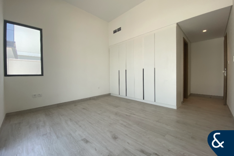 Huvila Al Furjan, Dubai, Arabiemiraatit 4 makuuhuonetta, 567 m2 № 667927 - kuva 14