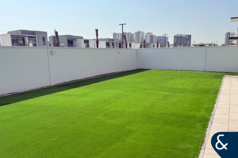 Huvila Al Furjan, Dubai, Arabiemiraatit 4 makuuhuonetta, 567 m2 № 667927 - kuva 15