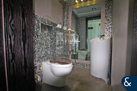 Apartman u gradu Jumeirah Lake Towers, Dubai, UAE 2 spavaće sobe, 160 m2 Br. 667924 - Slika 13