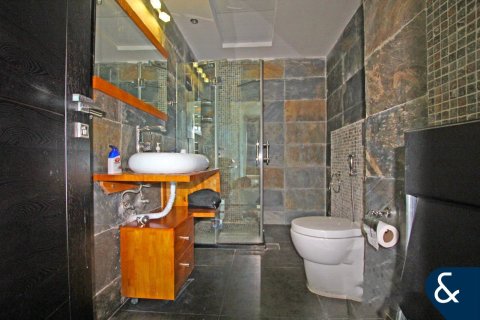 Apartman u gradu Jumeirah Lake Towers, Dubai, UAE 2 spavaće sobe, 160 m2 Br. 667924 - Slika 9