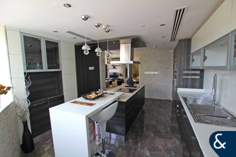 Apartman u gradu Jumeirah Lake Towers, Dubai, UAE 2 spavaće sobe, 160 m2 Br. 667924 - Slika 5