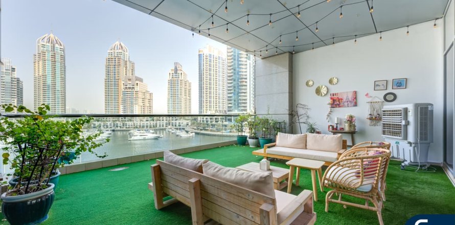 Huoneisto Dubai Marina, Dubai, Arabiemiraatit 3 makuuhuonetta, 252 m2 № 667925