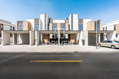 Townhouse in Mudon, Dubai, UAE 3 bedrooms, 239 sq.m. № 684622 - photo 1