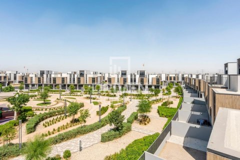 Townhouse in Mudon, Dubai, UAE 3 bedrooms, 239 sq.m. № 684622 - photo 21