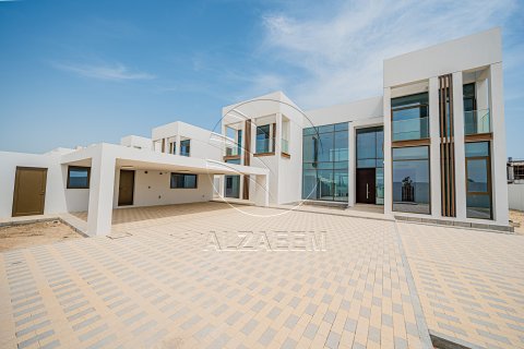 Appartement à Abu Dhabi, EAU: 5 chambres, 1290 m2 № 700617