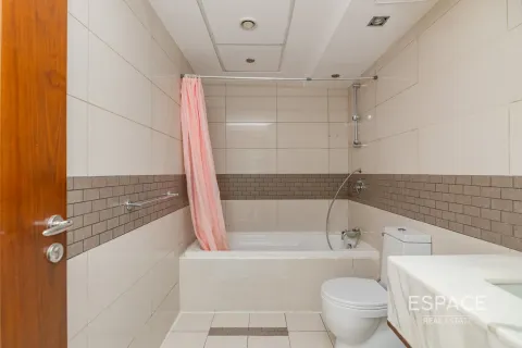 Lägenhet uthyres i Dubai Marina, Dubai, UAE 1 sovrum, 98 kvm Nr. 650175 - fotografi 11