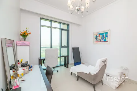 דירה להשכרה ב The Hills, Dubai, איחוד האמירויות  3 חדרי שינה, 166 מ"ר, מספר 650174 - תמונה 6