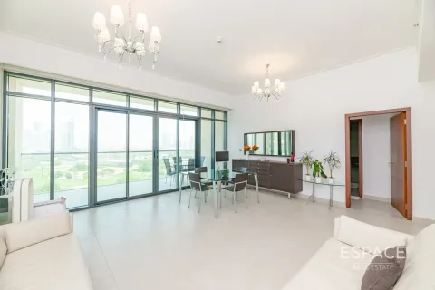 דירה להשכרה ב The Hills, Dubai, איחוד האמירויות  3 חדרי שינה, 166 מ"ר, מספר 650174 - תמונה 3