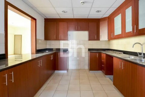 Apartment til leje i Jumeirah Beach Residence, Dubai, UAE 4 soveværelser, 263 kvm № 642967 - foto 5