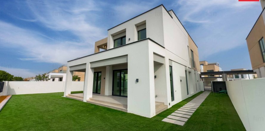 Villa in Dubai, VAE: 4 Schlafzimmer, 504.7 m2 Nr. 669943