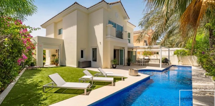 Villa sa Dubai Sports City, Dubai, UAE 5 silid-tulugan, 690.55 sq.m. № 764734
