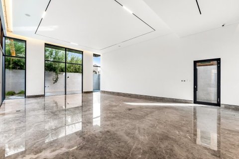 Villa te huur in Al Barsha, Dubai, VAE 5 slaapkamers, 696.77 vr.m., nr 759801 - foto 23