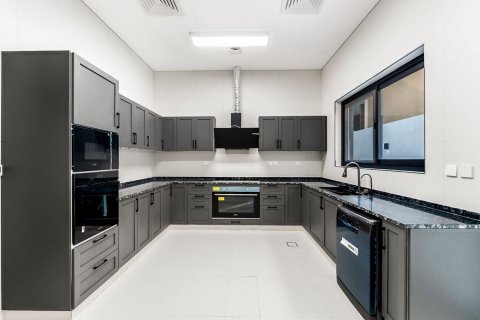 Villa te huur in Al Barsha, Dubai, VAE 5 slaapkamers, 696.77 vr.m., nr 759801 - foto 13