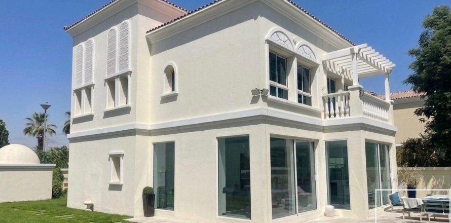 Villa in Jumeirah Village Triangle, Dubai, VAE 3 slaapkamers, 814.02 vr.m. nr 747184