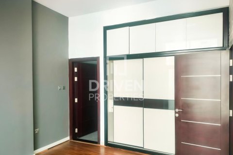 Apartment in Dubai Studio City, Dubai, UAE 3 bedrooms, 126 sq.m. № 653115 - photo 9