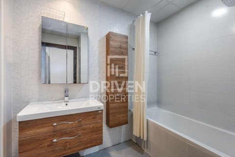 Apartment in Dubai Studio City, Dubai, UAE 3 bedrooms, 126 sq.m. № 653115 - photo 6