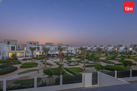 Villa en alquiler en Dubai, EAU 4 dormitorios, 488 m2 № 655669 - foto 29