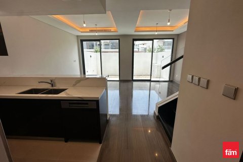 Townhouse til leje i Dubai, UAE 4 soveværelser, 142.4 kvm № 717545 - foto 1