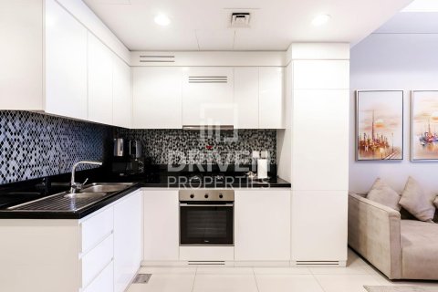 Apartament në Business Bay, Dubai, Emiratet e Bashkuara Arabe 2 dhoma gjumi, 76.37 m2. № 756546 - Foto 8