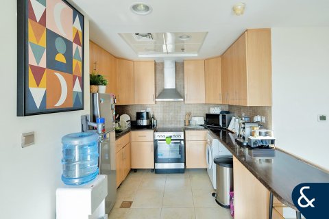 Apartman u Jumeirah Lake Towers, Dubai, UAE 2 spavaćih soba, 103 m2 Br. 685079 - fotografija 3