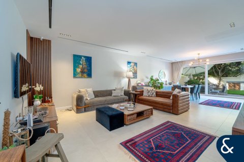 تاون هاوس للبيع في Dubai Sports City، دبي، الإمارات العربية المتحدة 4 غرفة نوم ، 311 متر مربع ، رقم 685077 - صورة 7