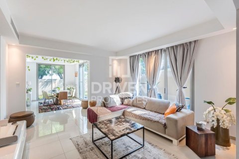 ویلا برای فروش در  Dubai Silicon Oasis، Dubai، امارات متحده عربی  3 خوابه ، 351 متر مربع ، شماره 653299 - تصویر 2