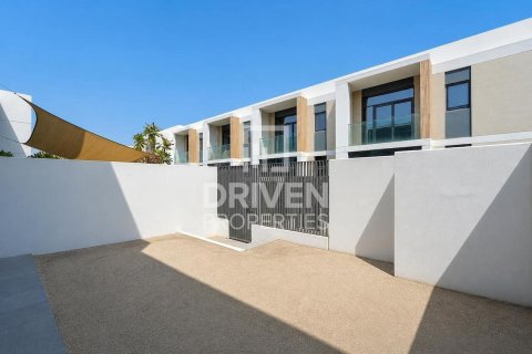 Townhouse de închiriat în Arabian Ranches 3, Dubai, EAU 3 dormitoare, 145.67 mp. №754262 - poză 25