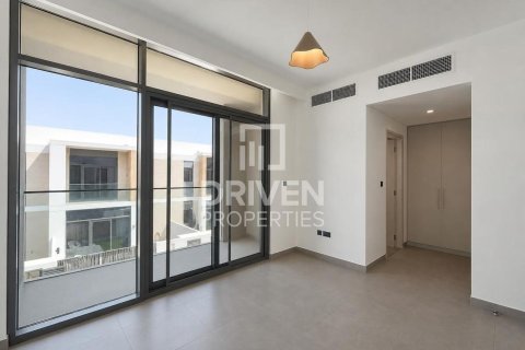 Townhouse de închiriat în Arabian Ranches 3, Dubai, EAU 3 dormitoare, 145.67 mp. №754262 - poză 13