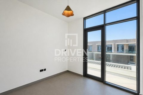 Townhouse de închiriat în Arabian Ranches 3, Dubai, EAU 3 dormitoare, 145.67 mp. №754262 - poză 11
