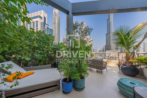 Apartament de vânzare în Downtown Dubai (Downtown Burj Dubai), Dubai, EAU 2 dormitoare, 168 mp.  №682643 - poză 2