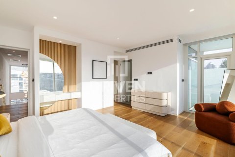 Vilë në Al Sufouh, Dubai, Emiratet e Bashkuara Arabe 5 dhoma gjumi, 556 m2. № 682641 - Foto 16