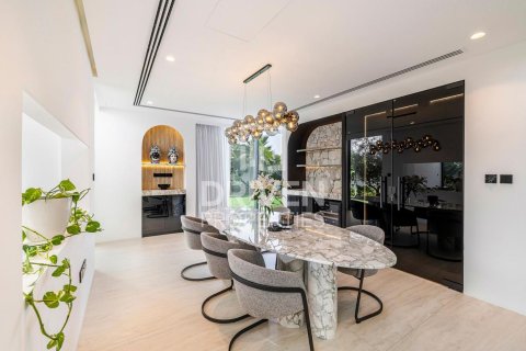 Vilë në Al Sufouh, Dubai, Emiratet e Bashkuara Arabe 5 dhoma gjumi, 556 m2. № 682641 - Foto 4