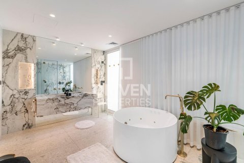 Vilë në Al Sufouh, Dubai, Emiratet e Bashkuara Arabe 5 dhoma gjumi, 556 m2. № 682641 - Foto 26