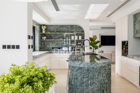 Vilë në Al Sufouh, Dubai, Emiratet e Bashkuara Arabe 5 dhoma gjumi, 556 m2. № 682641 - Foto 21