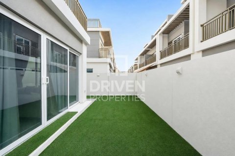Kaupunkipientalo Dubai, Arabiemiraatit 3 makuuhuonetta, 170.2 m2 № 762706 - kuva 23