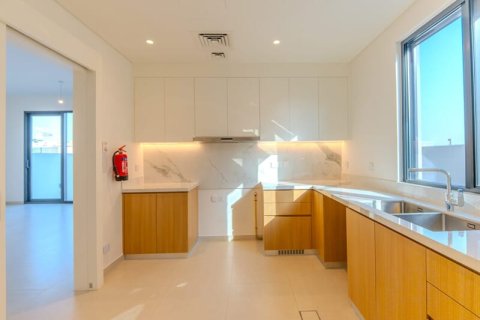 Rijtjeshuis te huur in Jebel Ali, Dubai, VAE 4 slaapkamers, 252 vr.m., nr 739053 - foto 4