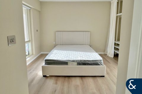 Apartment in AL MAJARA TOWERS in Dubai Marina, UAE 1 bedroom, 104 sq.m. № 671547 - photo 5